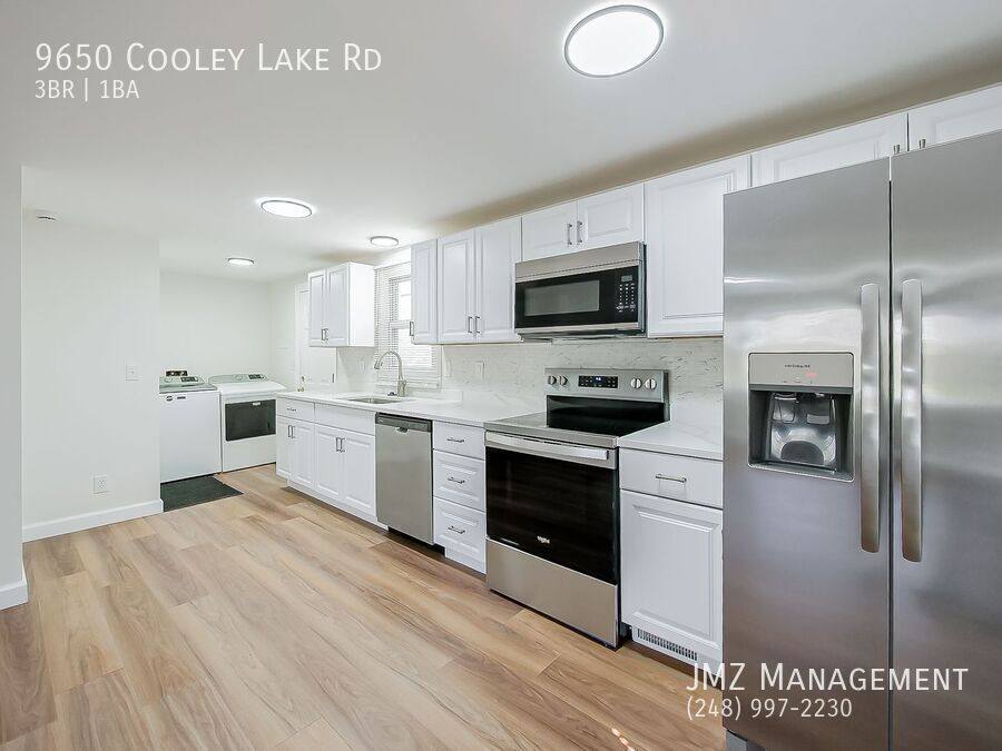 House for rent at 9650 Cooley Lake Rd, White Lake, MI 48386