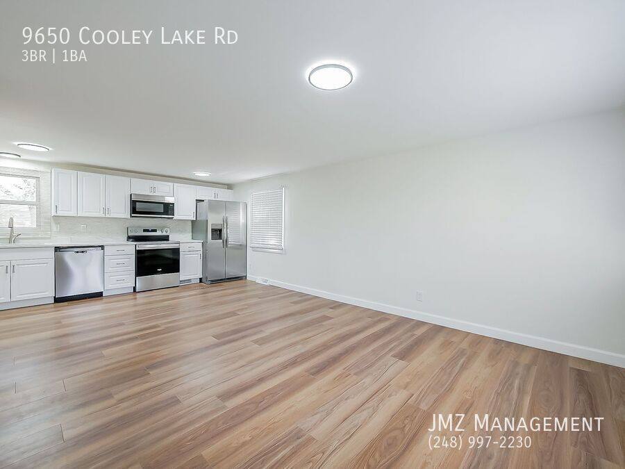 House for rent at 9650 Cooley Lake Rd, White Lake, MI 48386