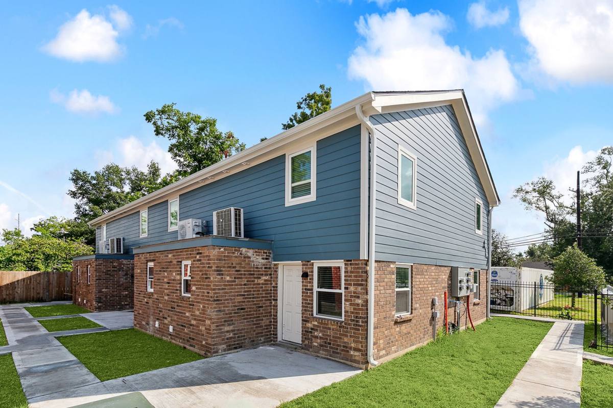 Townhouse for rent at 417-D Sugar Pine St, La Place, LA 70068