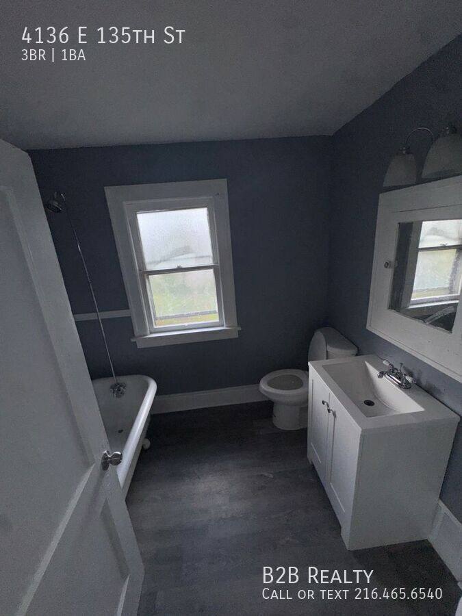 Apartment for rent at 4136 E 135th St, Cleveland, OH 44105