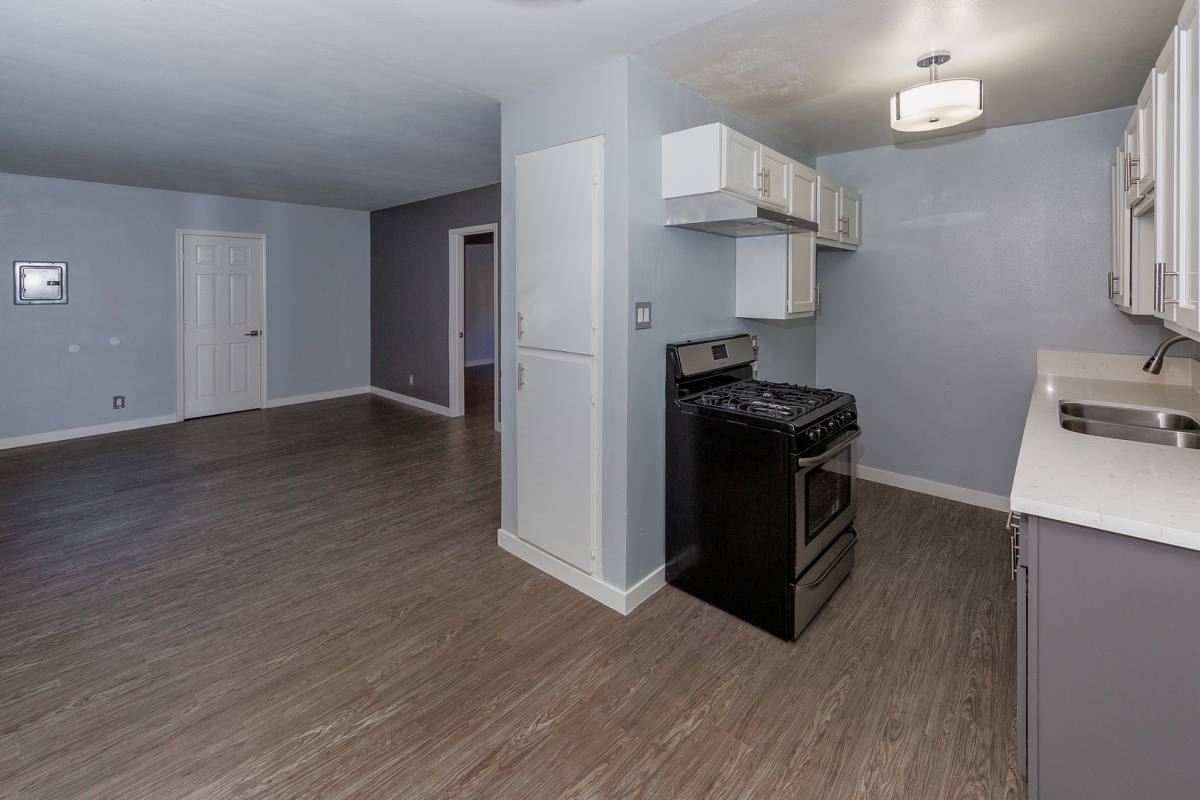 Apartment for rent at 1600-1602 Cedar Ave, Long Beach, CA 90813