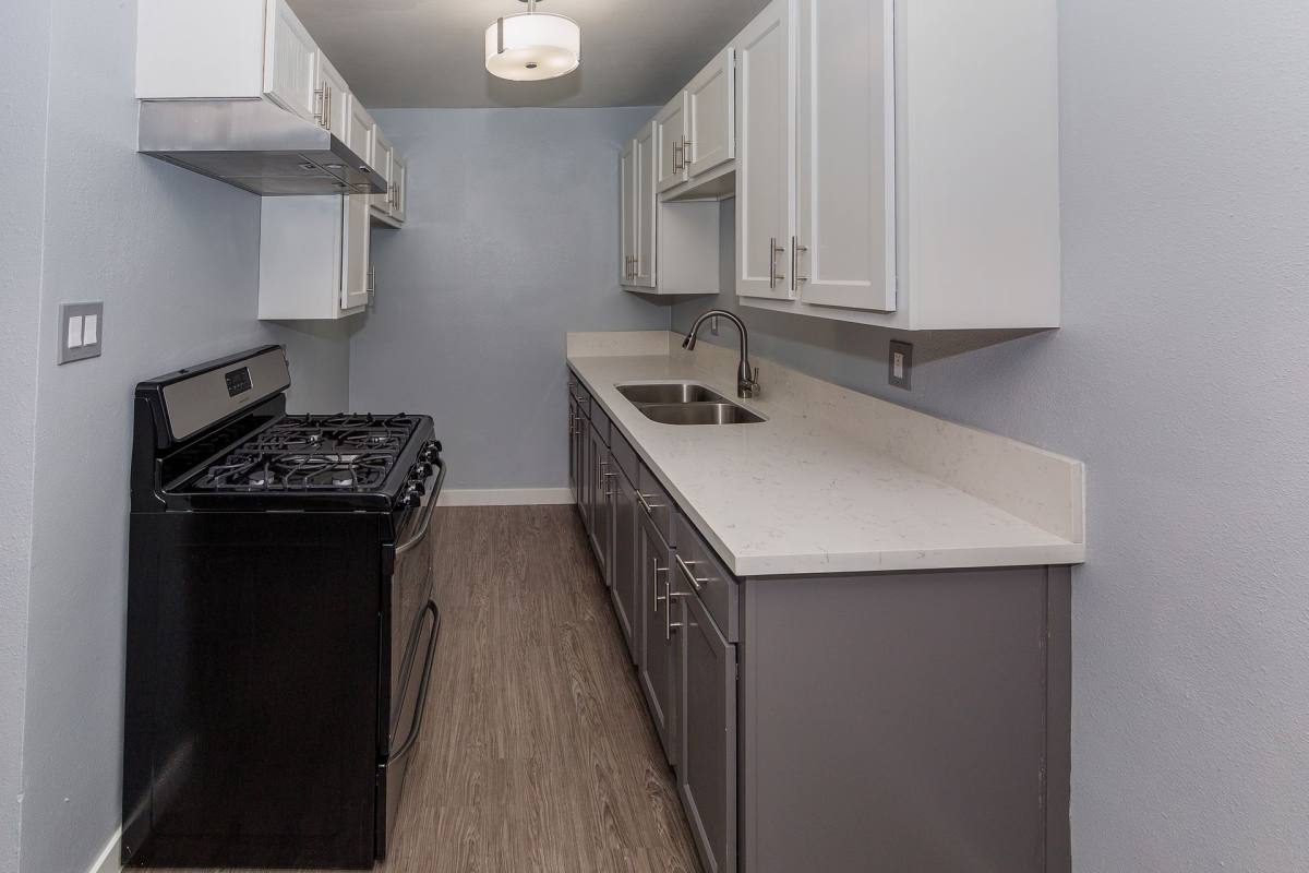 Apartment for rent at 1600-1602 Cedar Ave, Long Beach, CA 90813