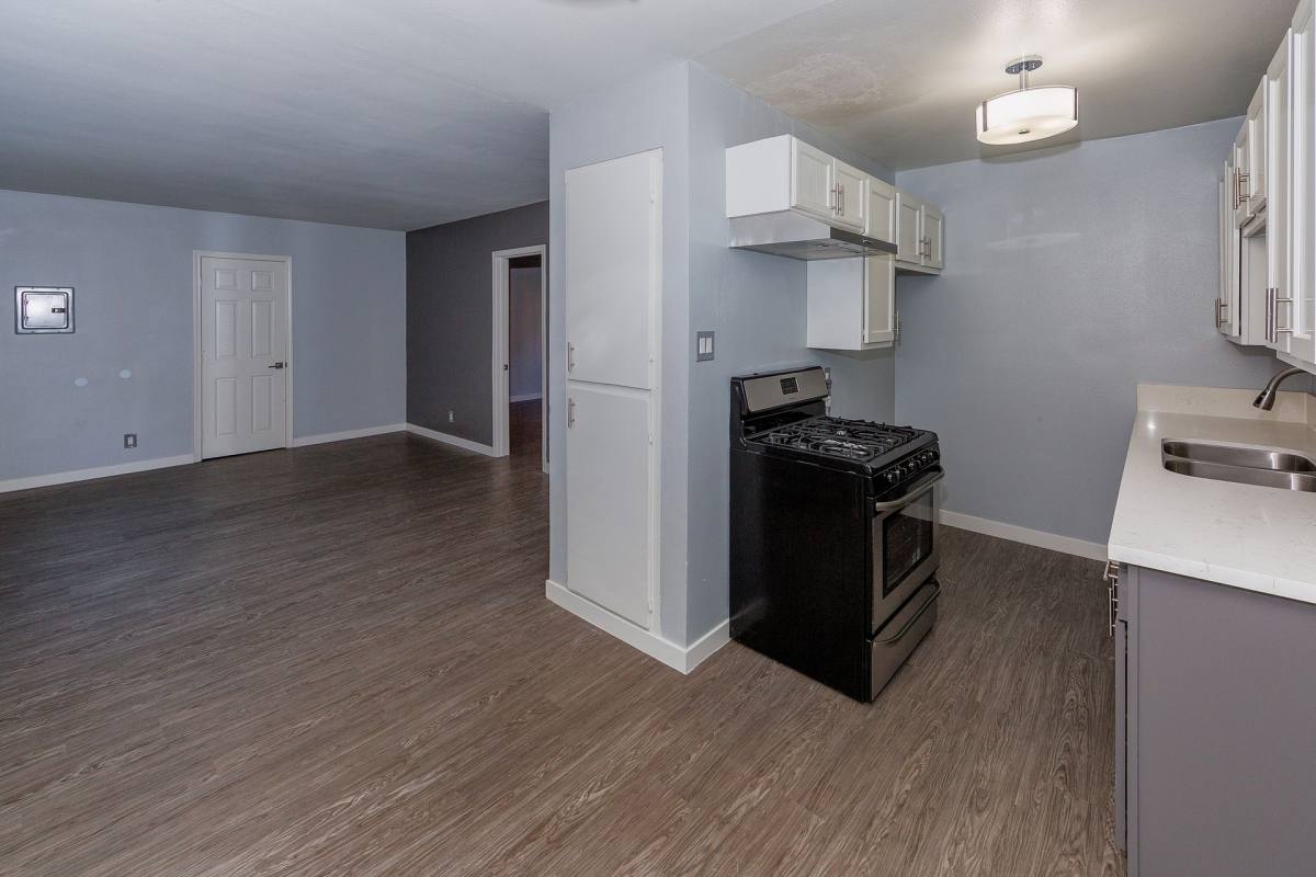 Apartment for rent at 1600-1602 Cedar Ave, Long Beach, CA 90813