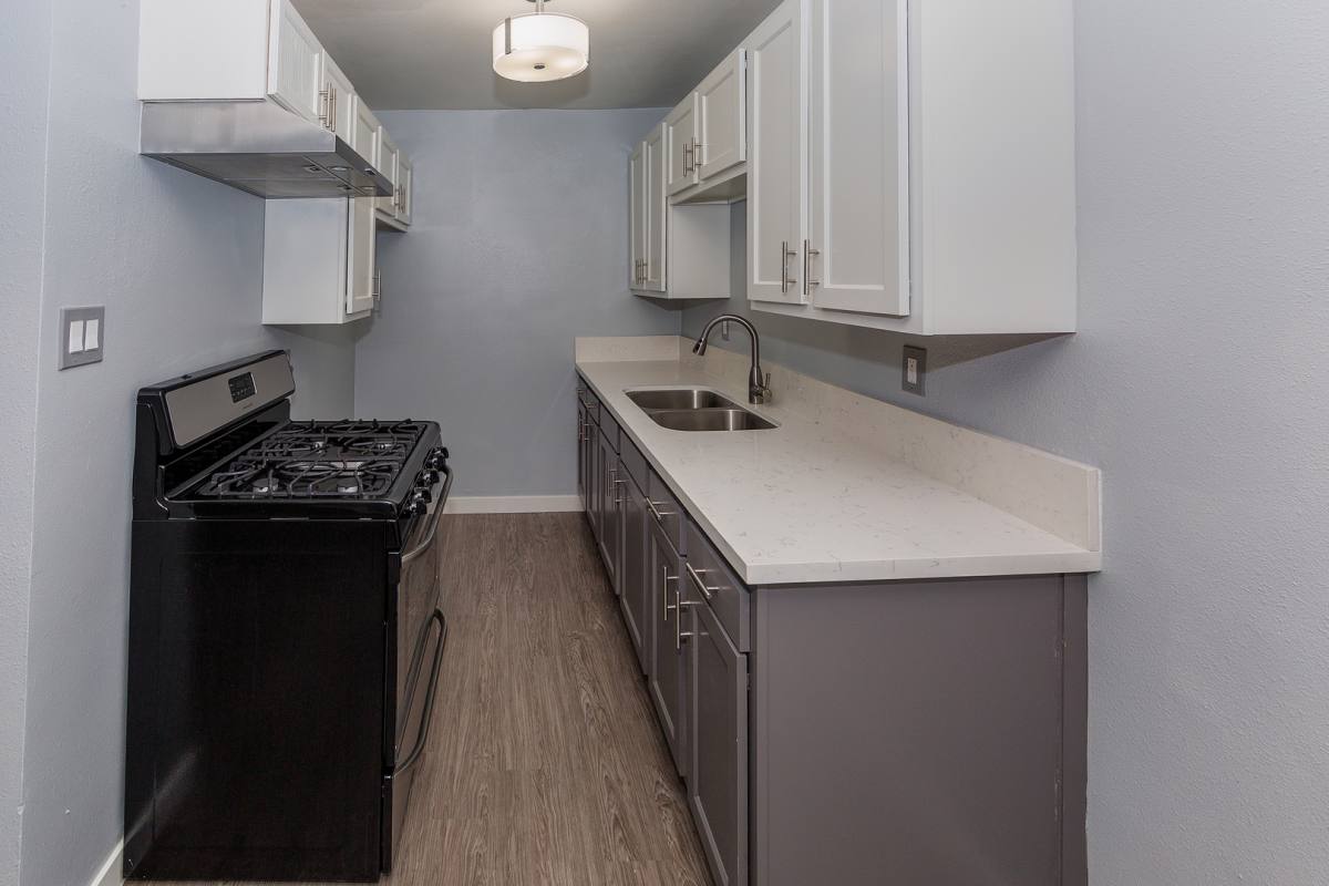 Apartment for rent at 1600-1602 Cedar Ave, Long Beach, CA 90813