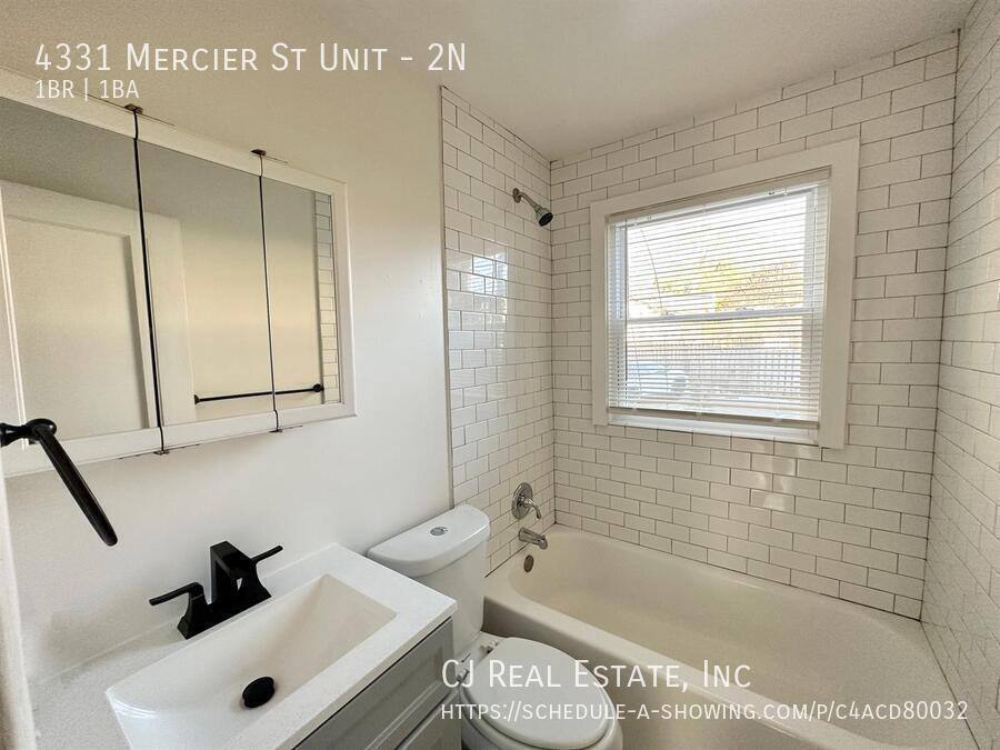 Apartment for rent at 4331 Mercier St #2N, Kansas City, MO 64111