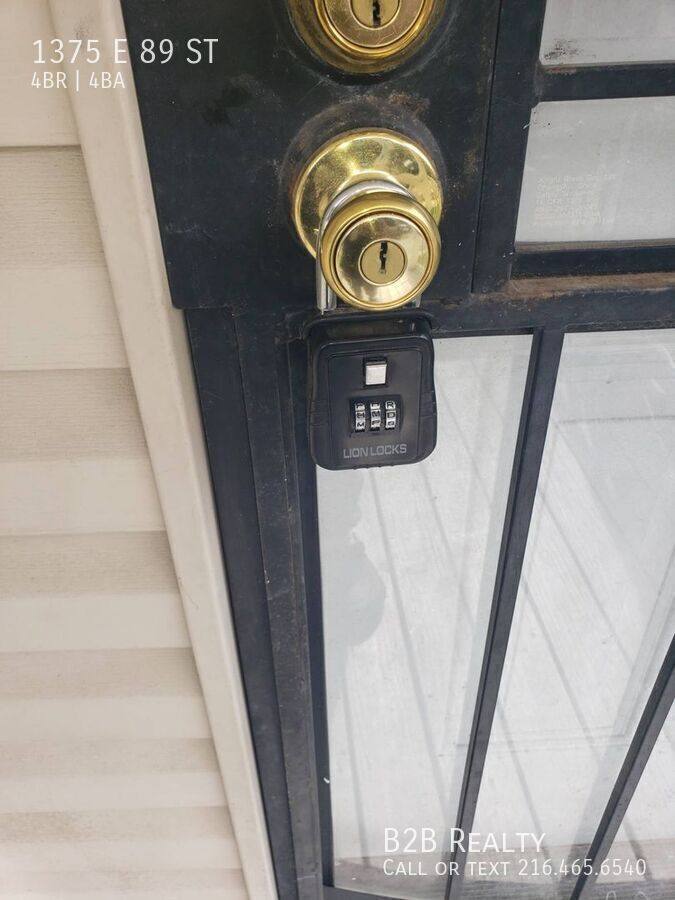 House for rent at 1375 E 89 St, Cleveland, OH 44106