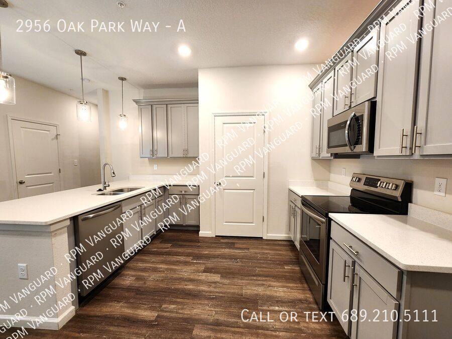 Townhouse for rent at 2956 Oak Park Way #A, Orlando, FL 32822