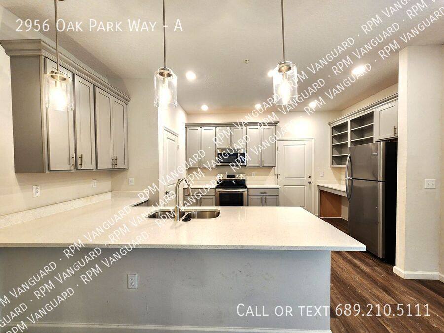 Townhouse for rent at 2956 Oak Park Way #A, Orlando, FL 32822