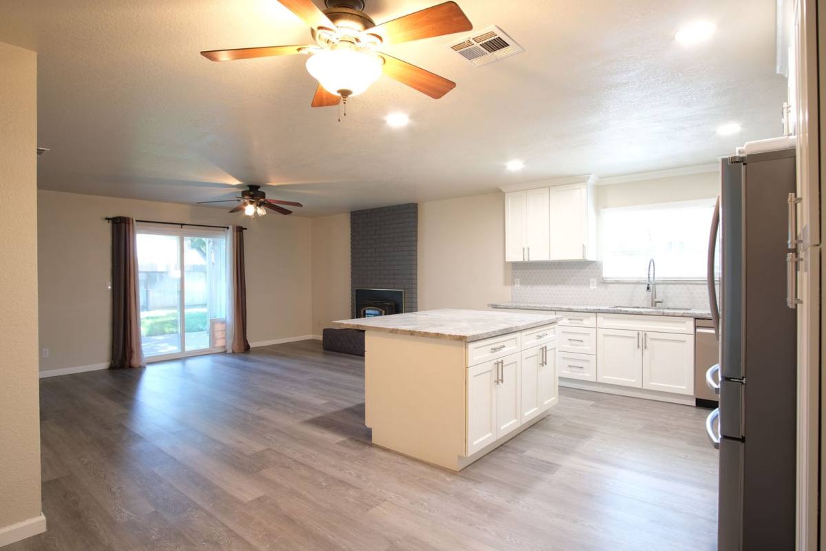 House for rent at 1058 Locust Ave, Manteca, CA 95337
