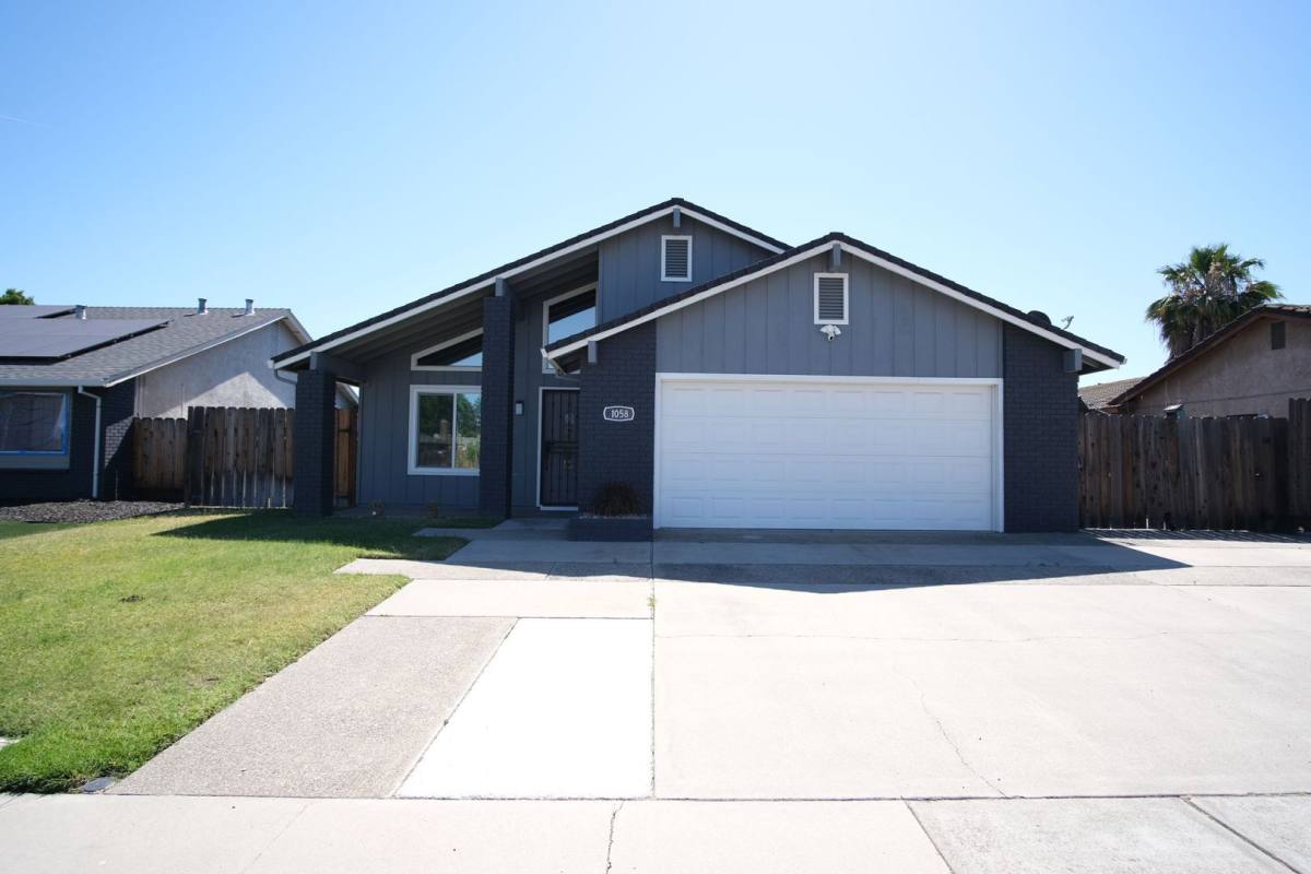 House for rent at 1058 Locust Ave, Manteca, CA 95337