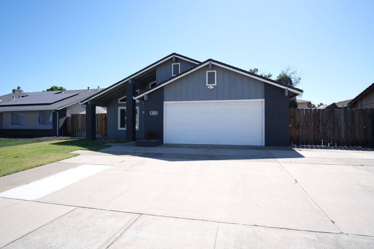 House for rent at 1058 Locust Ave, Manteca, CA 95337