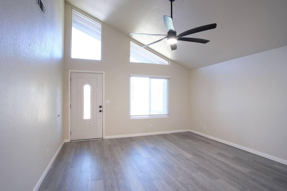 House for rent at 1058 Locust Ave, Manteca, CA 95337