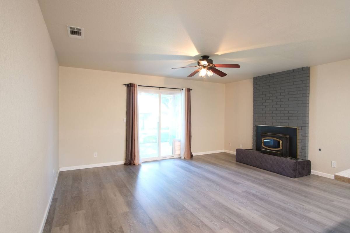 House for rent at 1058 Locust Ave, Manteca, CA 95337