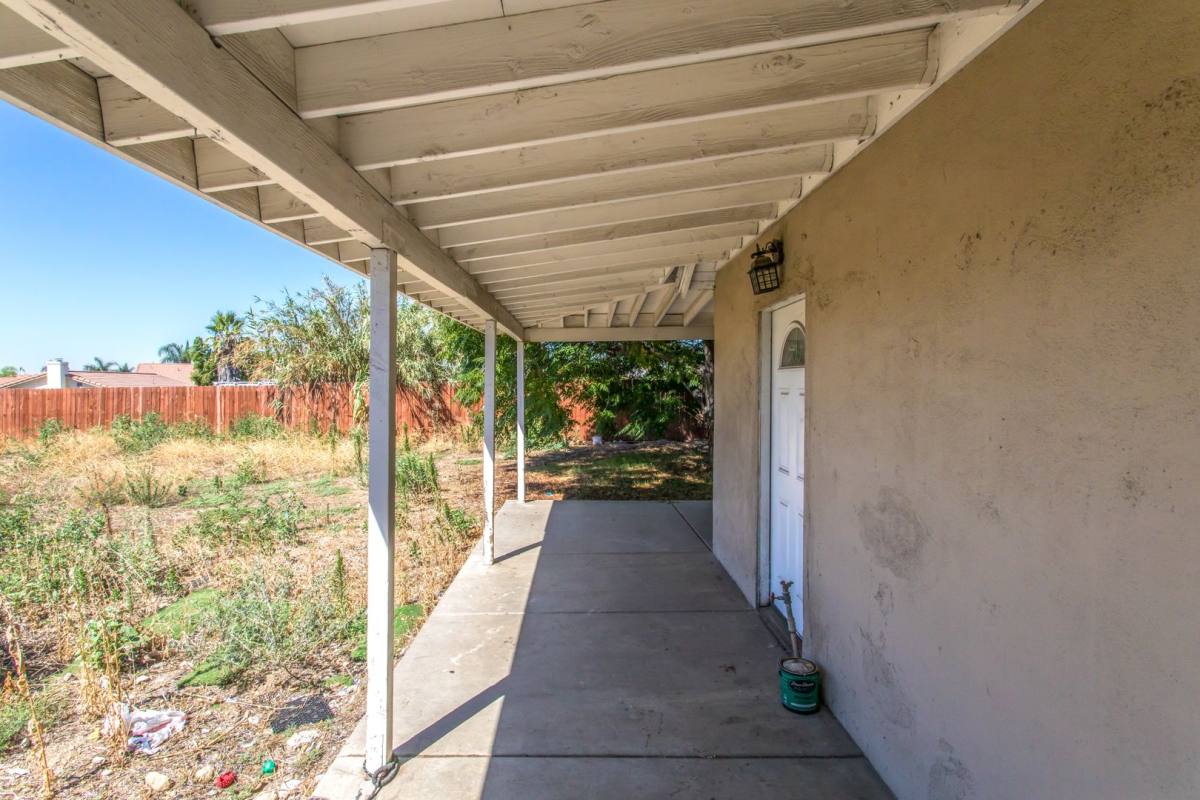Apartment for rent at 14993 Yucca Ave, Fontana, CA 92335