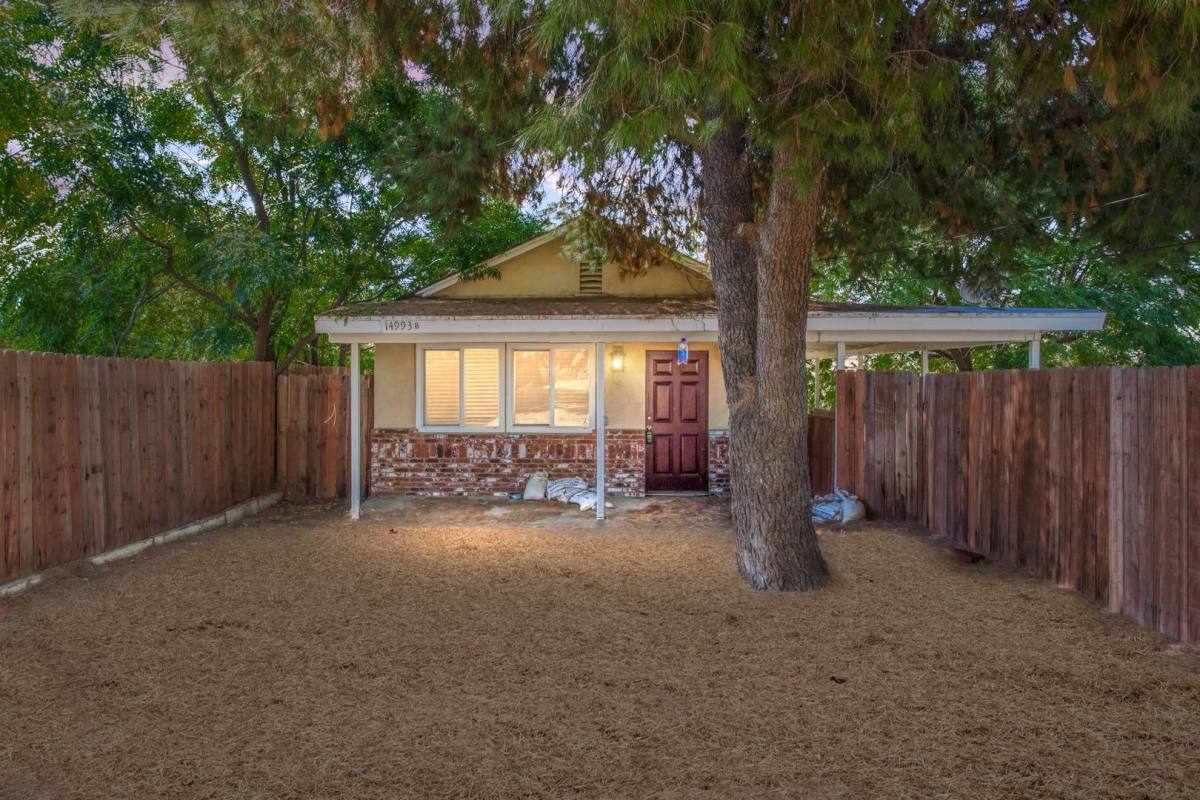 Apartment for rent at 14993 Yucca Ave, Fontana, CA 92335