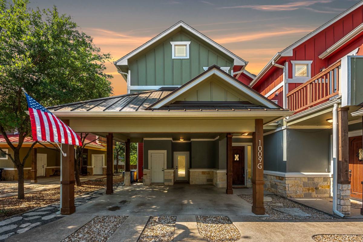 Townhouse for rent at 1009 Taulbee Lane #G, Austin, TX 78757