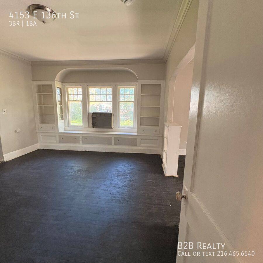 Apartment for rent at 4153 E 136th St, Cleveland, OH 44105