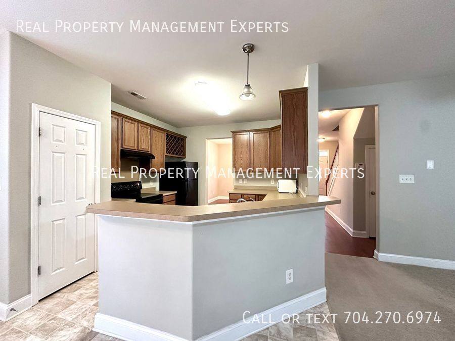 House for rent at 9824 Coatbridge Dr, Charlotte, NC 28269