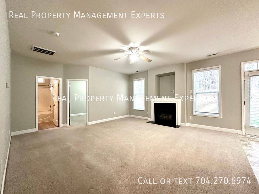 House for rent at 9824 Coatbridge Dr, Charlotte, NC 28269