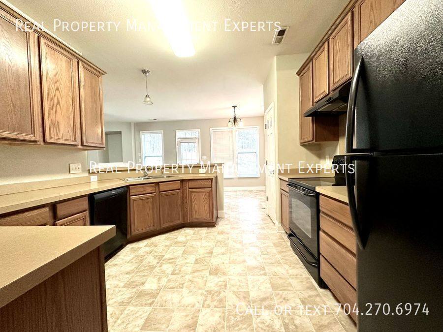 House for rent at 9824 Coatbridge Dr, Charlotte, NC 28269
