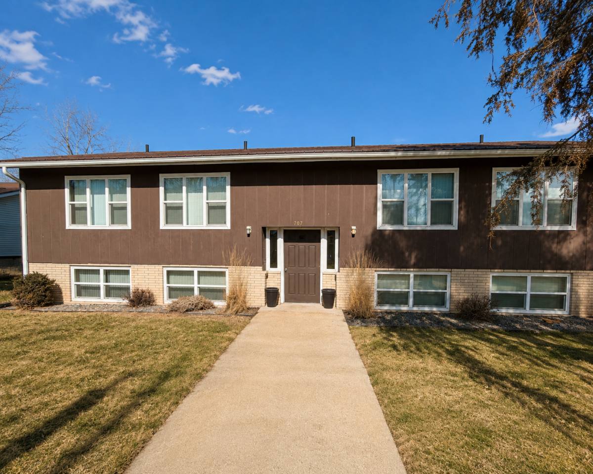 Apartment for rent at 707 Tremont St #3, Mauston, WI 53948