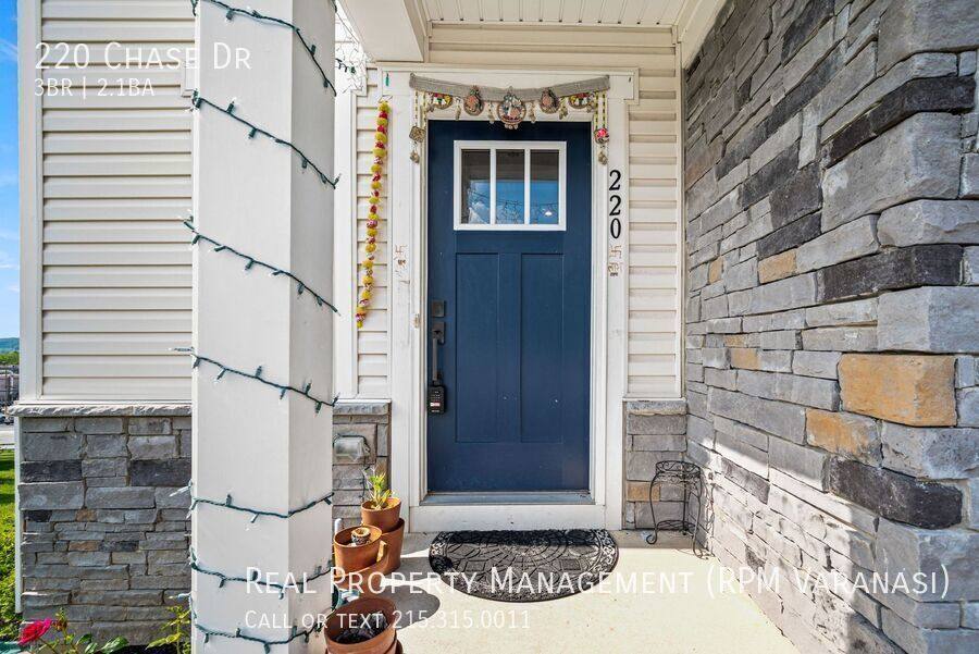 Townhouse for rent at 220 Chase Dr, Downingtown, PA 19335