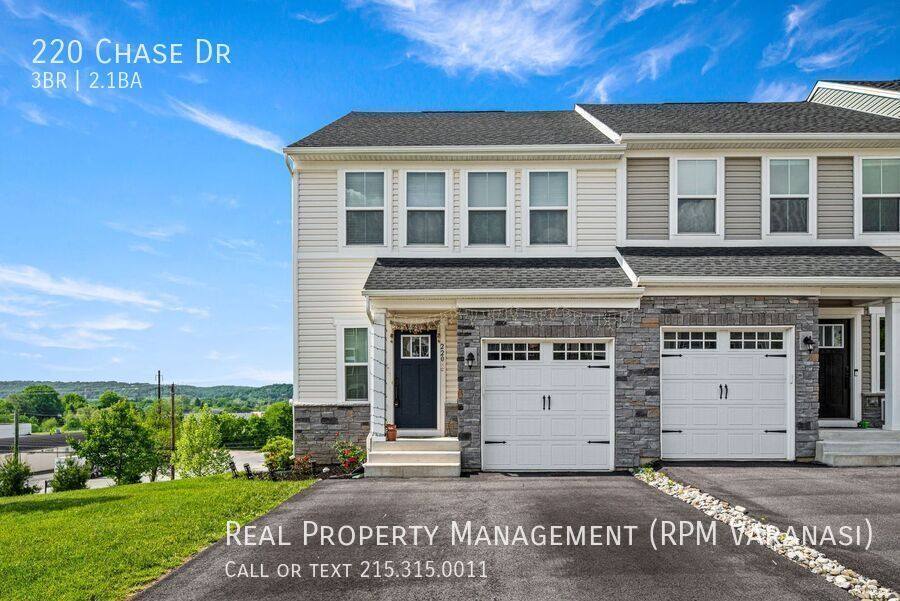 Townhouse for rent at 220 Chase Dr, Downingtown, PA 19335