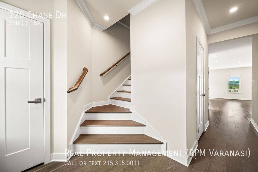 Townhouse for rent at 220 Chase Dr, Downingtown, PA 19335