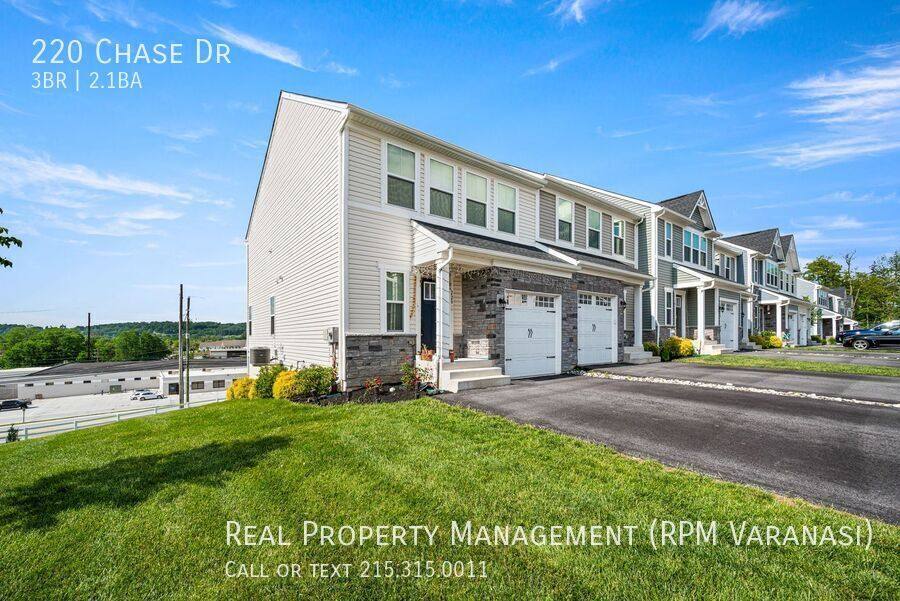 Townhouse for rent at 220 Chase Dr, Downingtown, PA 19335