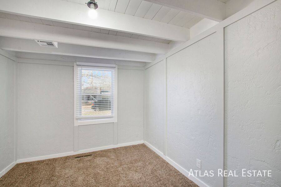 House for rent at 5335 Reeds Rd, Mission, KS 66202
