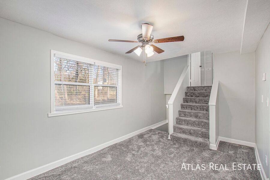 House for rent at 5335 Reeds Rd, Mission, KS 66202