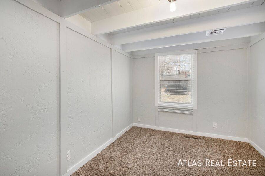 House for rent at 5335 Reeds Rd, Mission, KS 66202