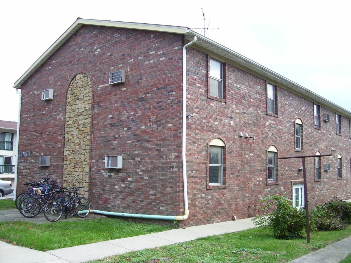 Apartment for rent at 406 E 11th St, Bloomington, IN 47408