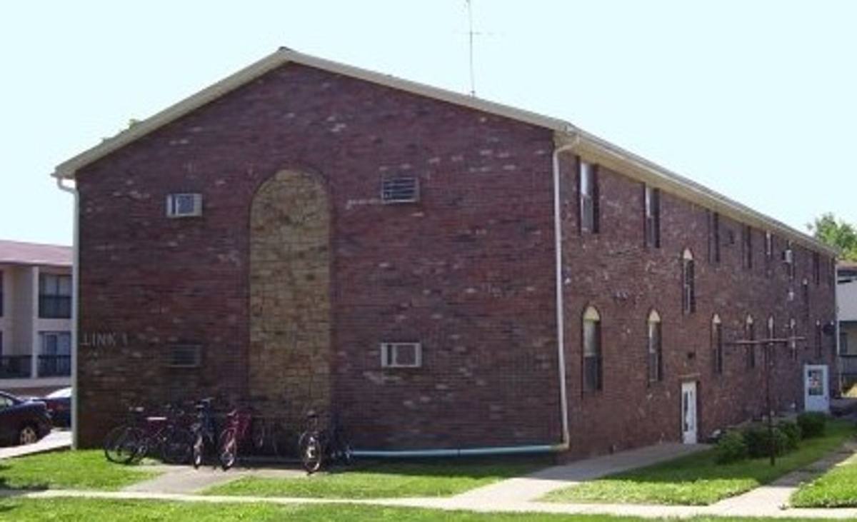 Apartment for rent at 406 E 11th St, Bloomington, IN 47408