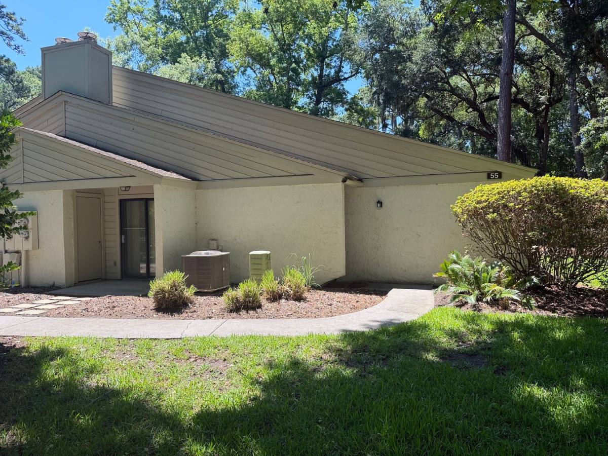 Condo for rent at 96 Mathews Dr, Hilton Head Island, SC 29926