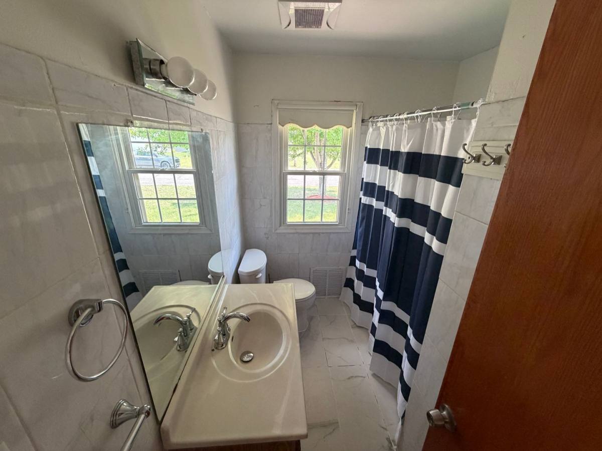 House for rent at 106 W 104th St, Minneapolis, MN 55420