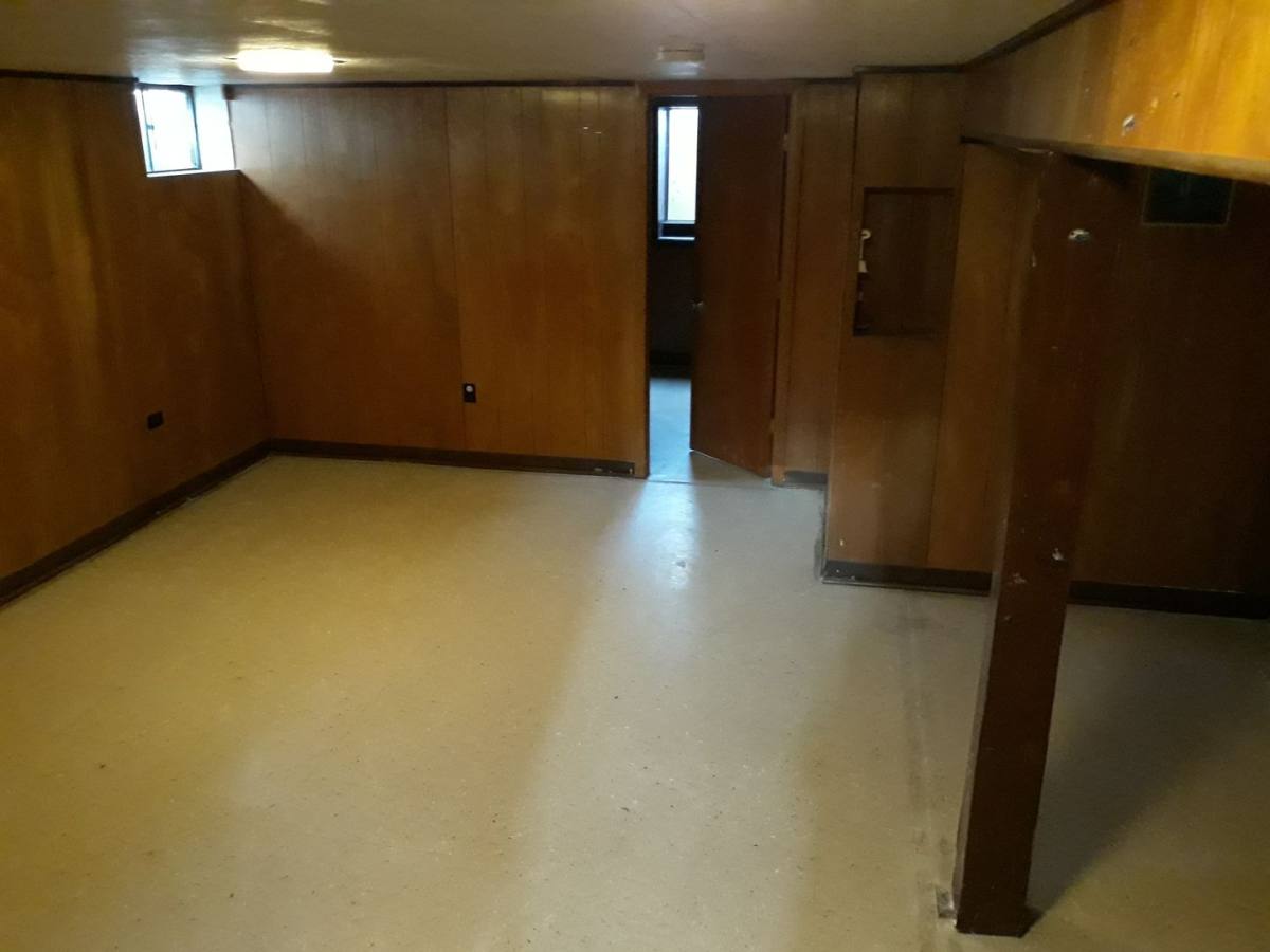 House for rent at 106 W 104th St, Minneapolis, MN 55420