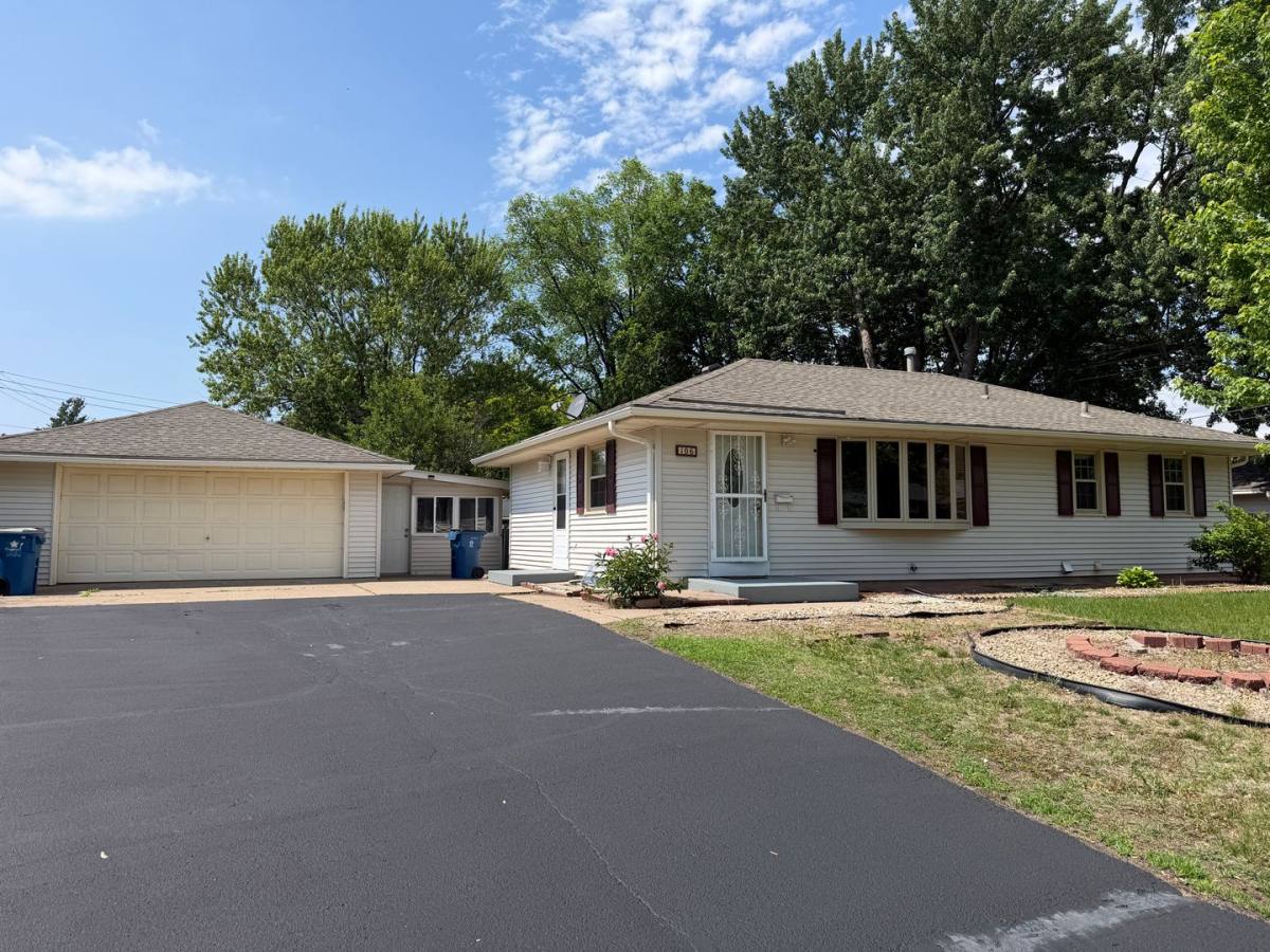 House for rent at 106 W 104th St, Minneapolis, MN 55420