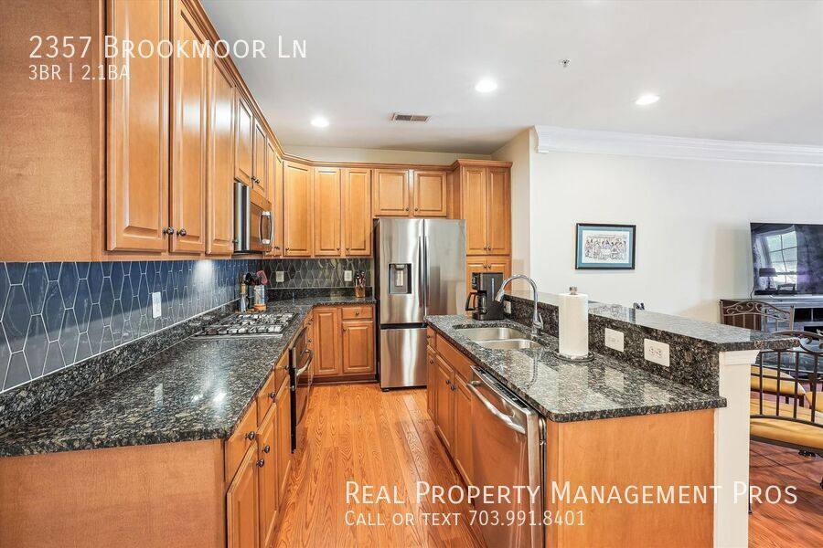 Townhouse for rent at 2357 Brookmoor Lane, Woodbridge, VA 22191