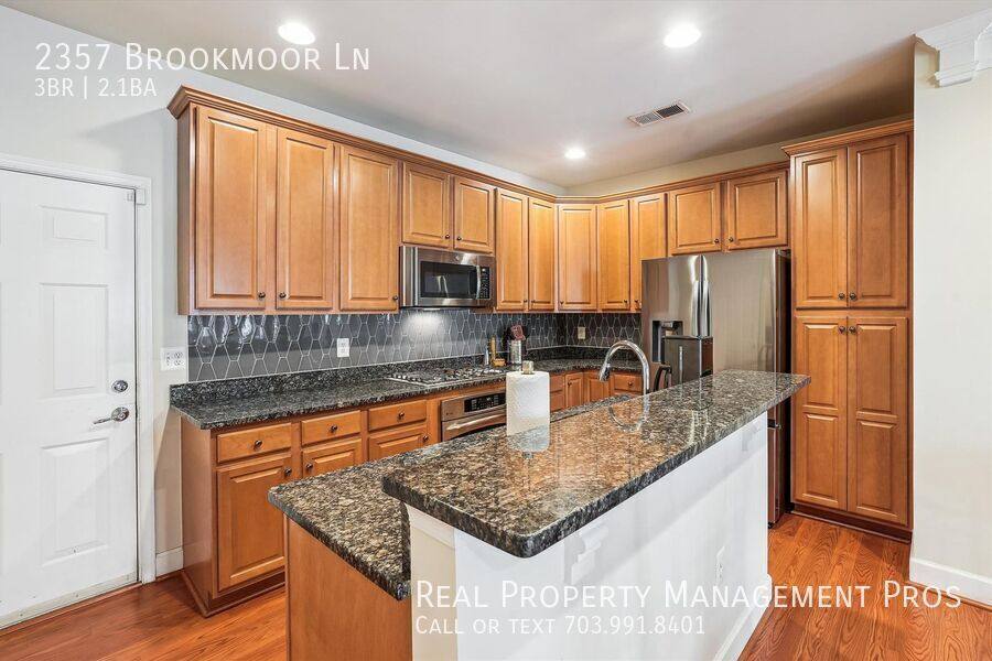 Townhouse for rent at 2357 Brookmoor Lane, Woodbridge, VA 22191