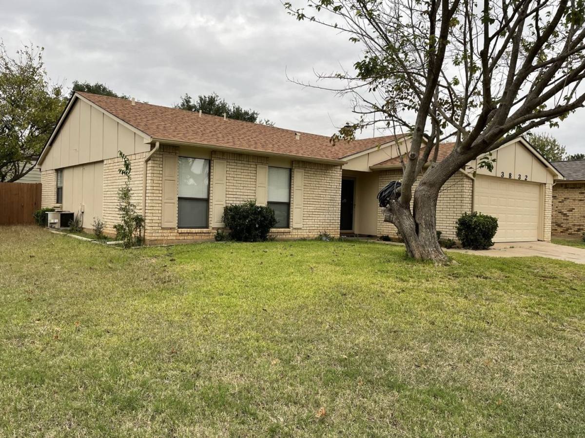 House for rent at 3832 Bridalwreath Dr, Fort Worth, TX 76133
