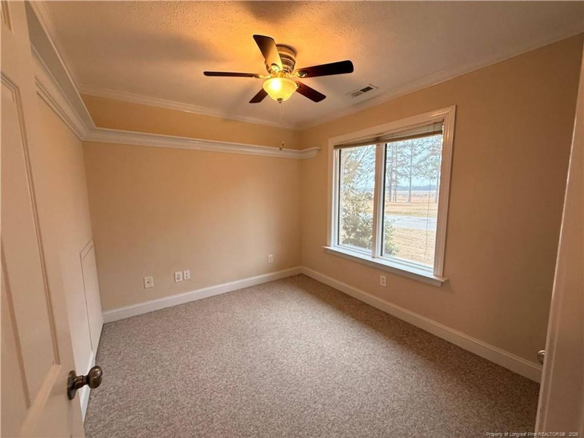 House for rent at 1165 Greenbriar Dr, Vass, NC 28394