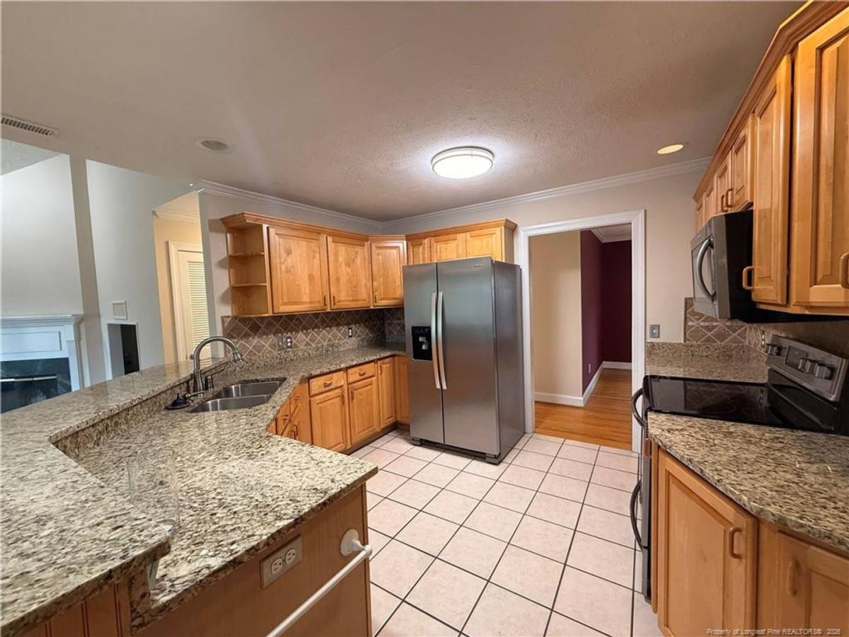 House for rent at 1165 Greenbriar Dr, Vass, NC 28394