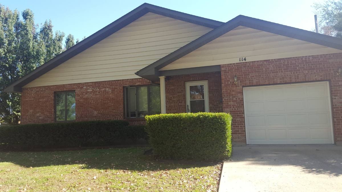 Apartment for rent at 114 W Scioto Church, Saint James, MO 65559
