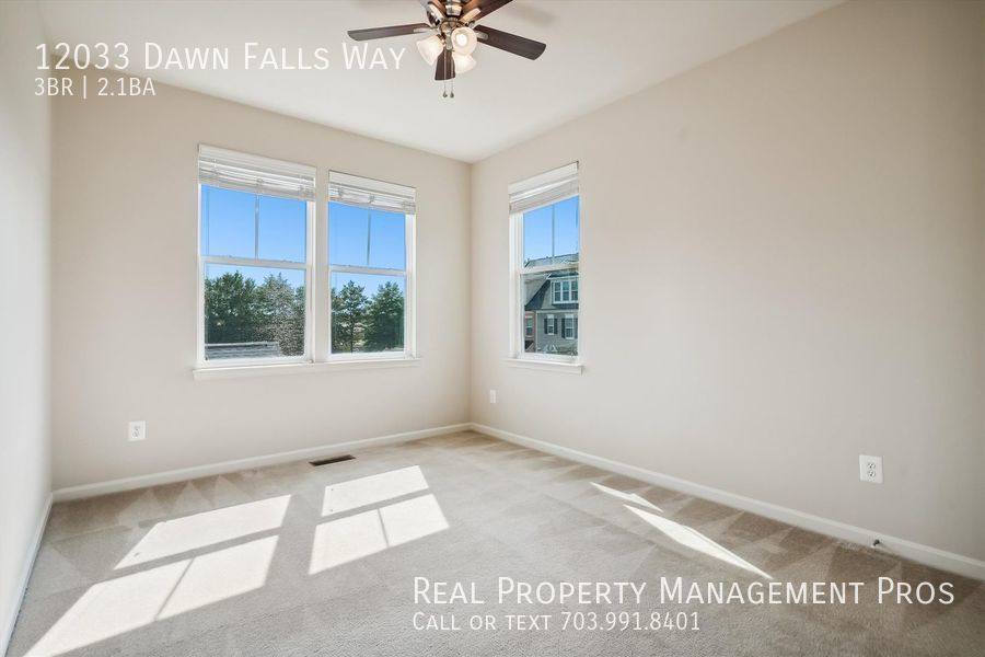 Townhouse for rent at 12033 Dawn Falls Way, Bristow, VA 20136