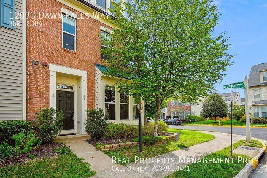 Townhouse for rent at 12033 Dawn Falls Way, Bristow, VA 20136
