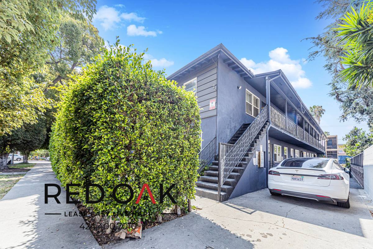 Condo for rent at 5832 Carlton Way #1B, Los Angeles, CA 90028