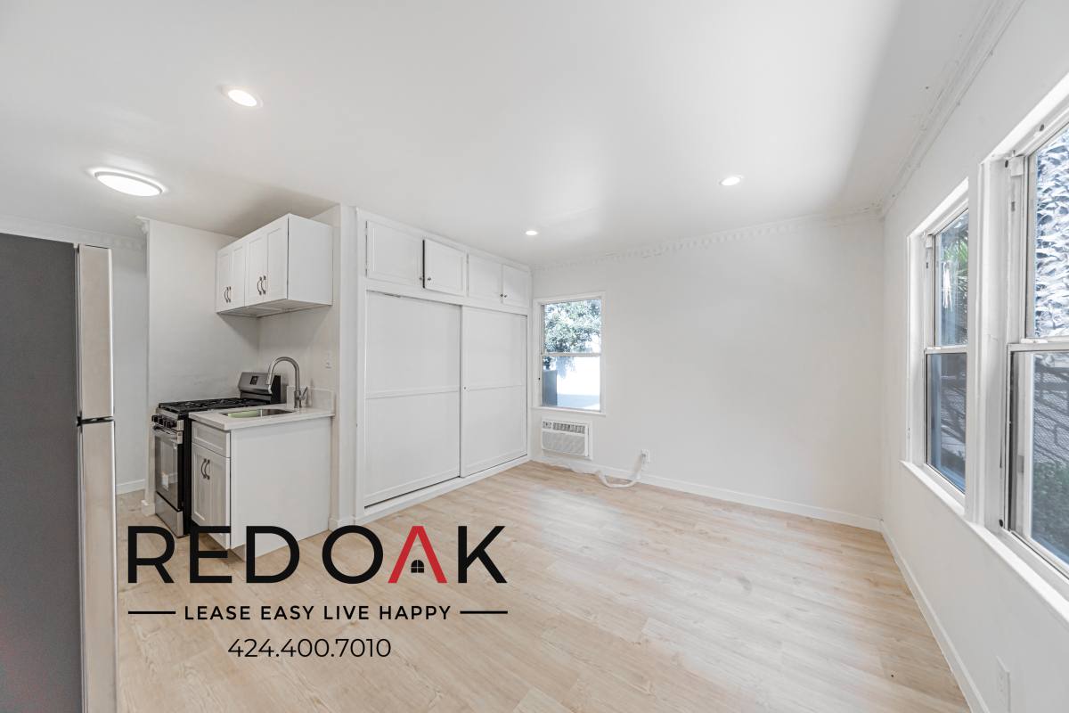 Condo for rent at 5832 Carlton Way #1B, Los Angeles, CA 90028