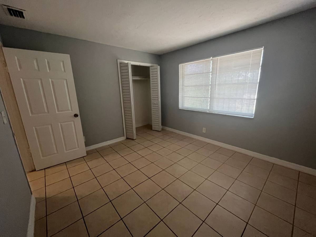 Apartment for rent at 1100 Henrietta Ave #4, West Palm Beach, FL 33401