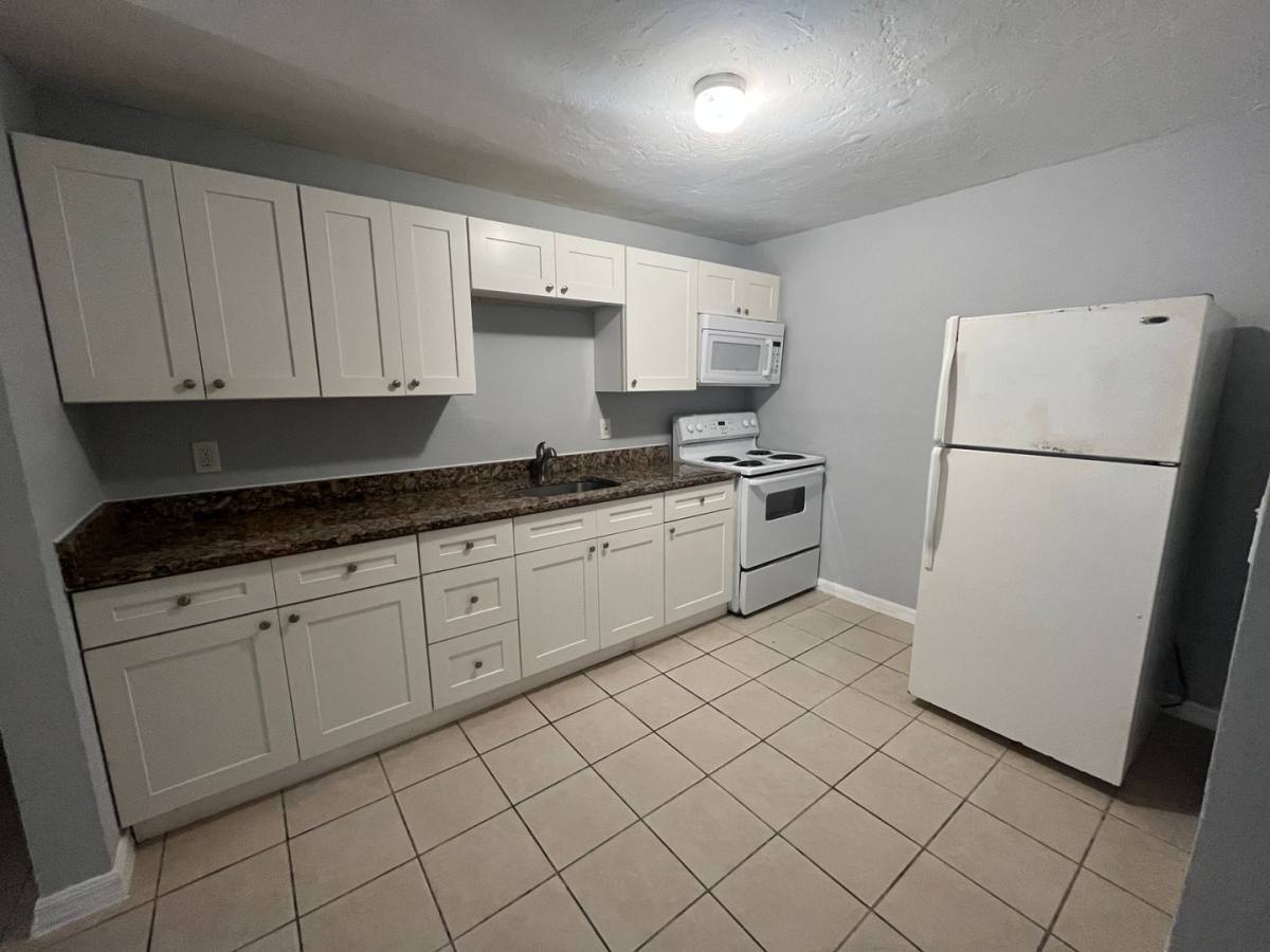 Apartment for rent at 1100 Henrietta Ave #4, West Palm Beach, FL 33401